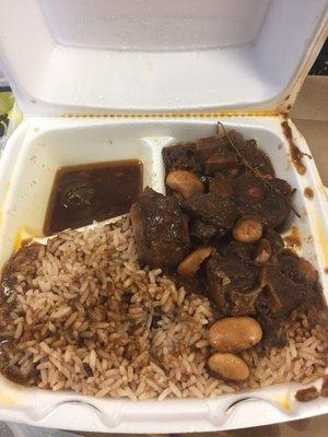 Ox Tails with rice and peas