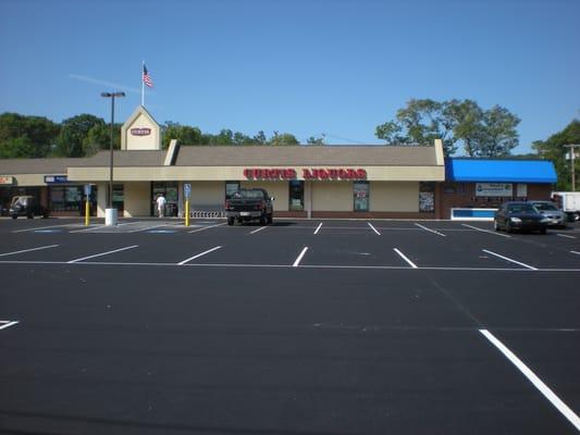 Parking lot, Curtis Liquors