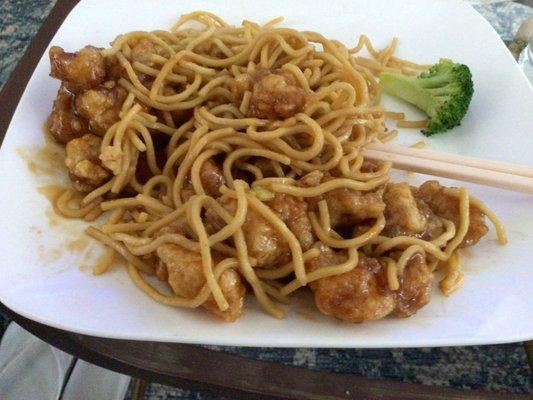 General Tso Chicken with Lo Mein Noodles