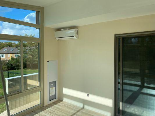 4 Seasons Room interior, Doggie Door & HVAC Split System