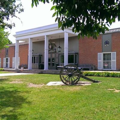 You can pick up your iPad and start your tour of the Gettysburg Battlefield at the Gettysburg Heritage Center!