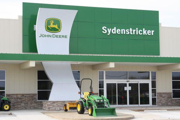 Mexico is a full service John Deere Dealership with tractors, lawn mowers, parts, service and commercial work site products.