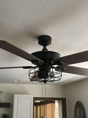 Ceiling fan