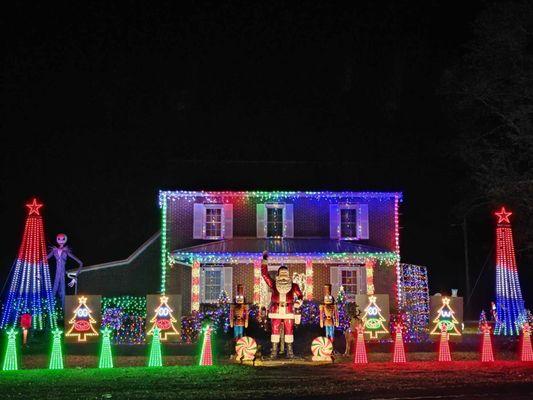 Scout's Pest Control presents their 2023 Holiday Light Show! Check our TikTok @scoutspestcontrol for more information.