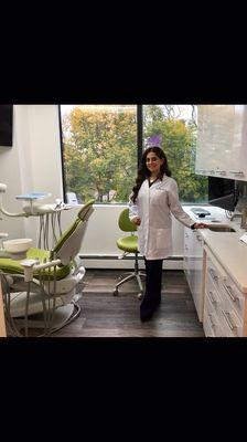 Dr. Mosleh attended New York University where she obtained her BA in Psychology, MS in Biology, DDS degree and post graduate AEGD.