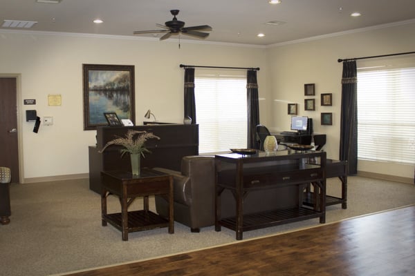 Legend Oaks Healthcare and Rehabilitation - North Austin Sitting Area