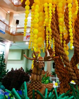 Free balloon origami show in the Sibley Building