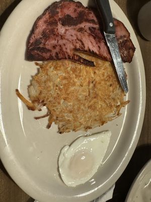 Cowgirl Breakfast (biscuit & gravy in different photo)