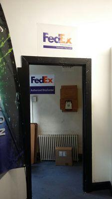 Good FedEx drop off spot for packages ready to go!