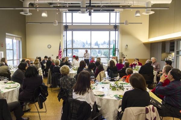 Overlooking Mercer Island & Lake Washington, the Mercer Room seats up to 200 guests and is used for weddings, luncheons, & more.