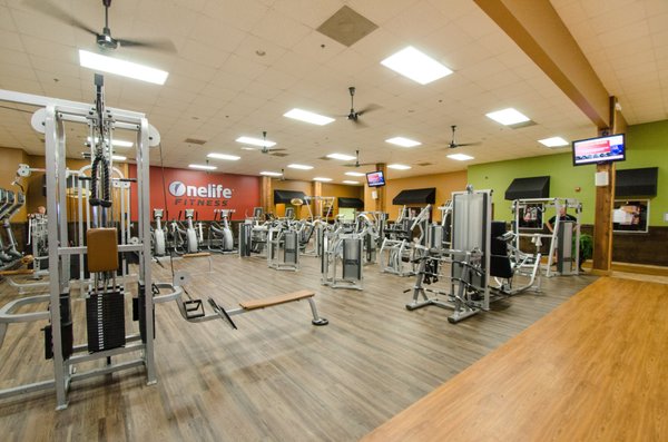 Spacious strength training floor