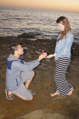 Wedding Proposal photographed at San Diego Sunset Cliffs by 5 Star Parties © photographer Roger Cortez. goo.gl/qa45bu