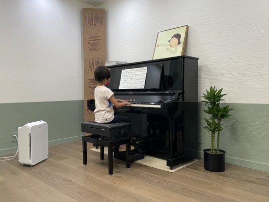 Beactyfol classroom，great piano and wonderful teachers!