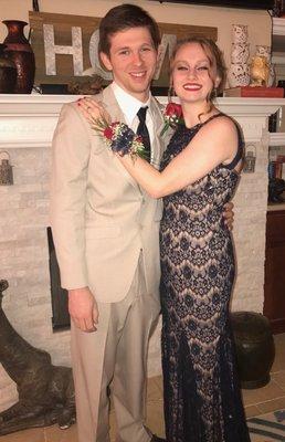 MiKenzi & David came to us for their corsage, boutonnière and tuxedo for their prom!!