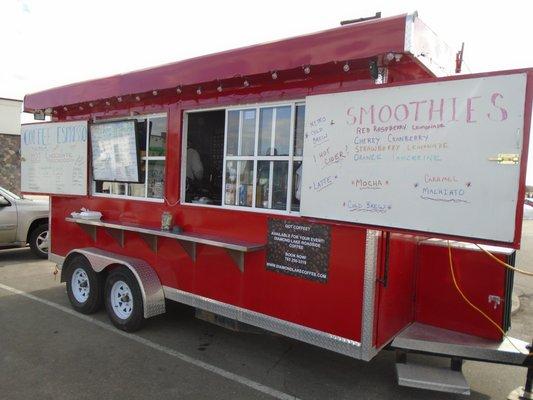 The coffee and smoothie trailer.