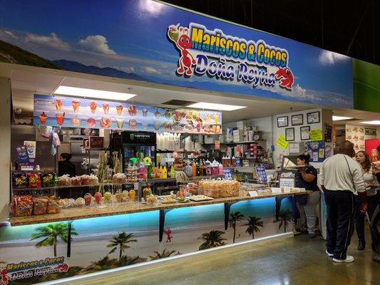 Storefront inside the food court at Plaza Las Americas.