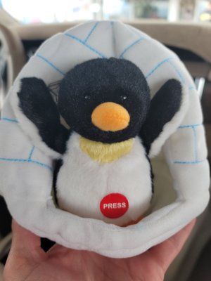 Penguin sings and has a cute little igloo (detached)