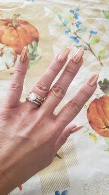 Admiring my Copper/ Fall nails! Thank you Mai @hautenailspa for making me feel pretty and ready for Fall.