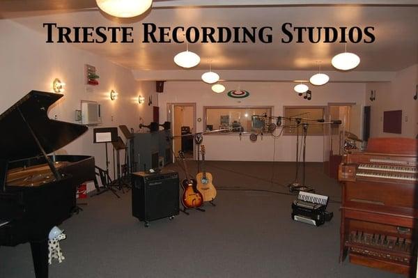 A Hollywood Class studio with the San Francisco Sound!..BIG "Live" main studio where your music "breathes"