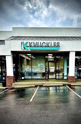 Knuckles Chiropractic finally has it's sign!