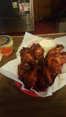 Awesome chicken wings. .50c on Wednesdays. Plain/bbq/buffalo/mix/garlic parm/and teriyaki