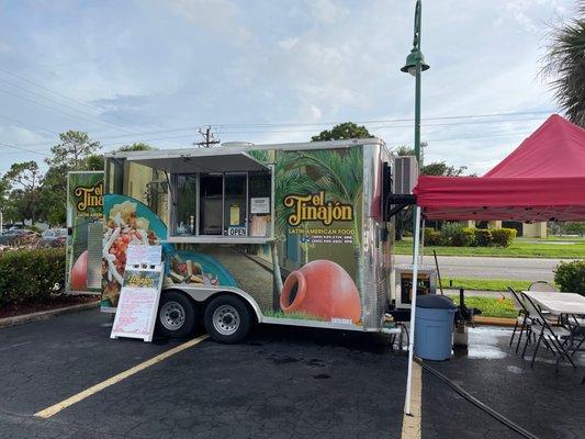 El Tinajón Cuban Food Truck by Capital Pawn in Lehigh Acres Fl 33936