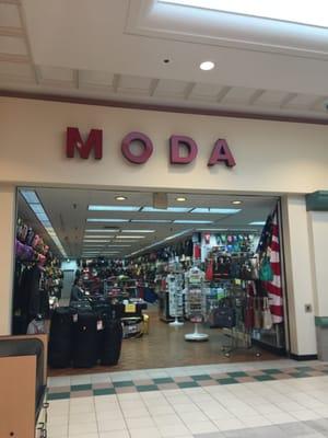 Moda of Watertown -- Watertown Mall : 550 Arsenal Street, Watertown             Storefront