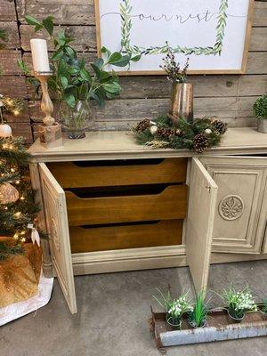 beautiful consignment furniture