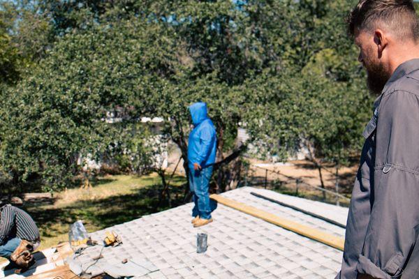 Flat roof repair with the guys - Fernando and Kevin!