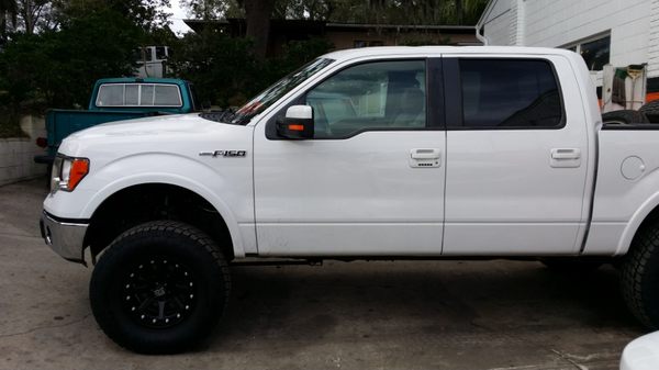 7 inch rough country lift on 35s Ford f150