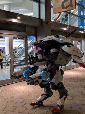 Overwatch Cosplay: White Rabbit Mech