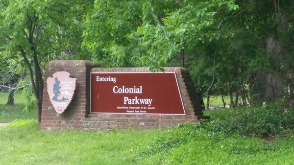 Welcome to the Colonial Parkway!