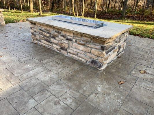 Pro via stone around gas fire pit