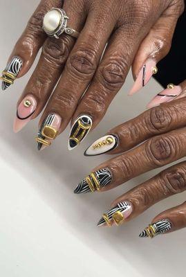 Queen's Nails