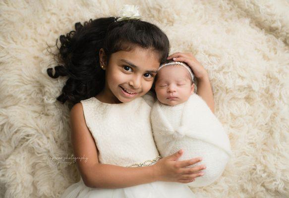 Newborn sibling photography