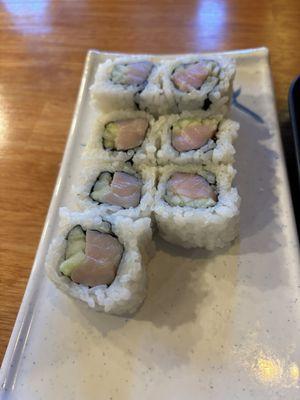 C6. Yellowtail Roll