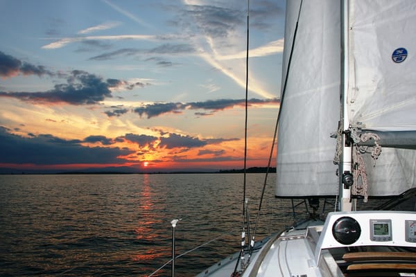 Sunset Sailing Lake Champlain aboard Wild Air