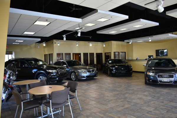 Indoor showroom and offices at Auto Alliance.