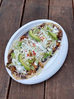 Huarache with chicken