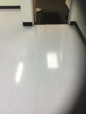 After / Vinyl floor waxing