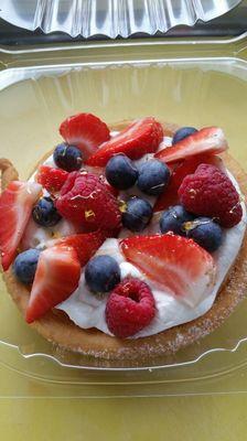 Churros with Cream and fruits