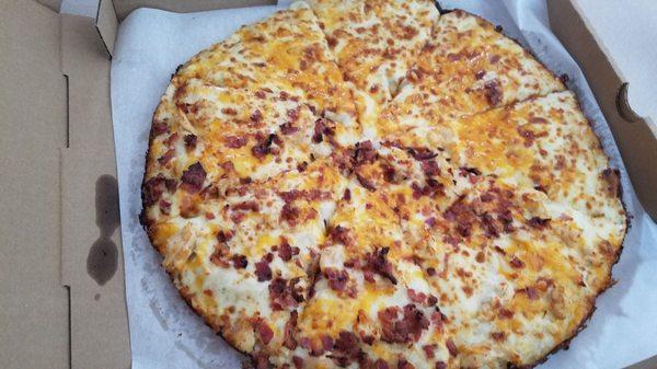 Chicken bacon ranch pizza