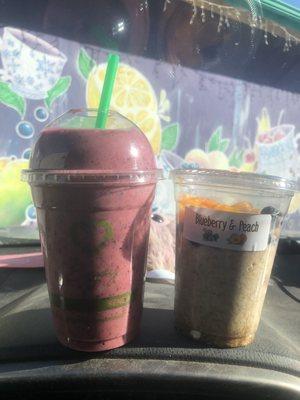 All 100% fruit smoothie and oatmeal in a cup. Very satisfying. Only place here in Ruidoso w zero syrup