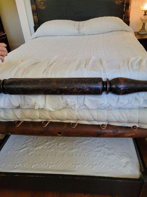 Colonial rope bed