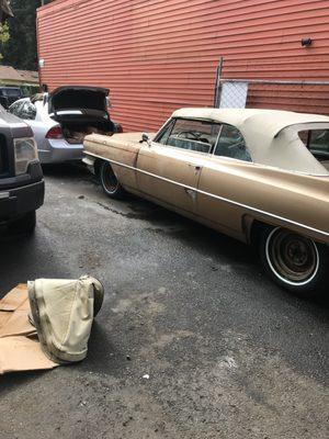 Cadillac windows sedan fender change