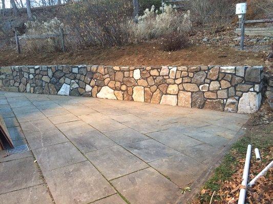 Natural stone wall