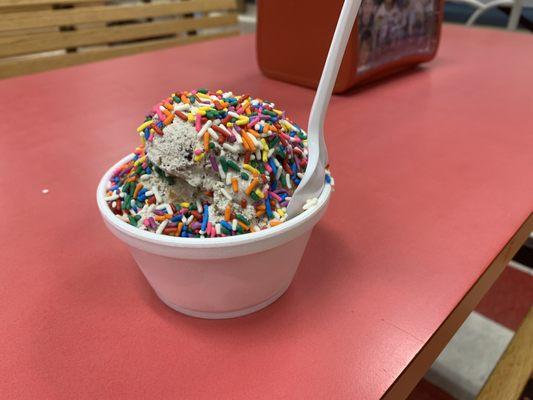 1 scoop of oatmeal cookie craving with rainbow sprinkles