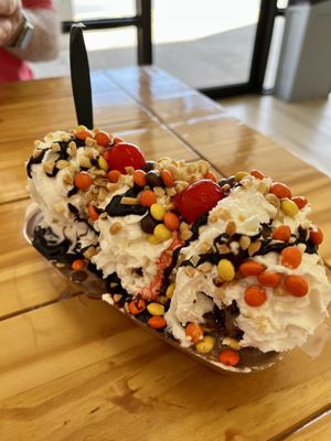 Peanut butter banana split