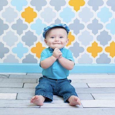 Backdrop: Blue Grey Orange Quatrefoil
Babies: Sitter Sessions