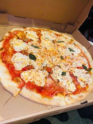 Pizza with chicken